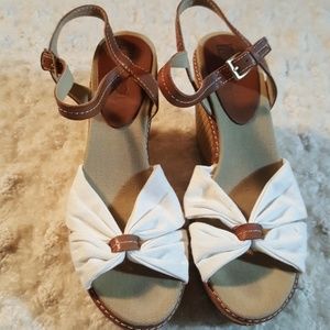 Via Neroli White Fun Wedge